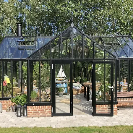 Charming With A Wonderful Orangery 埃贝尔托夫特