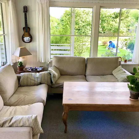 度假居 Charming With A Wonderful Orangery 埃贝尔托夫特