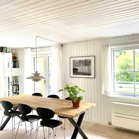 Charming With A Wonderful Orangery Feriehus Ebeltoft