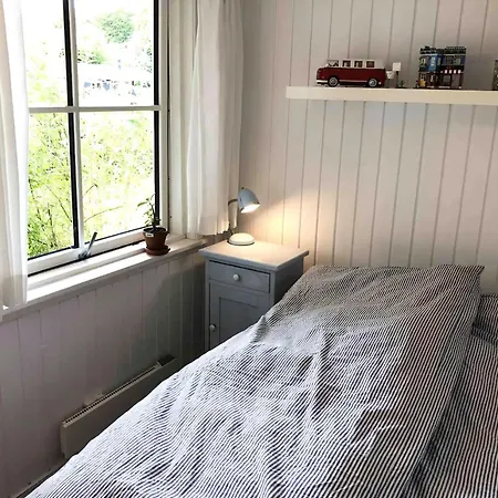 Charming With A Wonderful Orangery 度假居 *