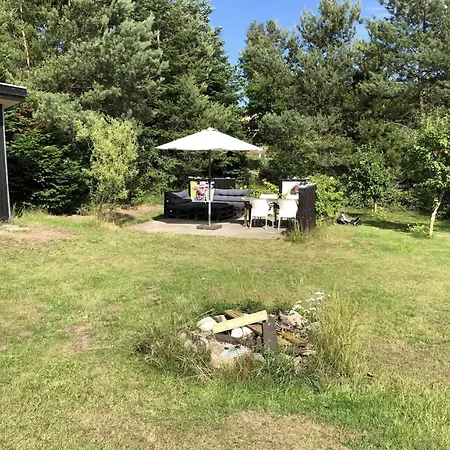 Charming With A Wonderful Orangery 度假居